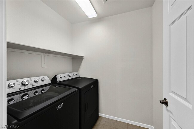 Building Photo - 8755 W Firecracker Ct