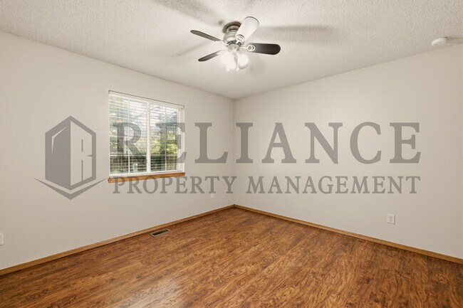 Building Photo - 2770 N Parkridge Ct