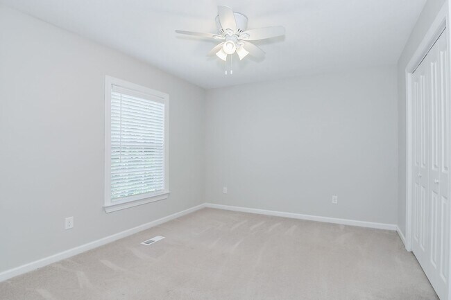 Building Photo - 983 Glenhaven Dr