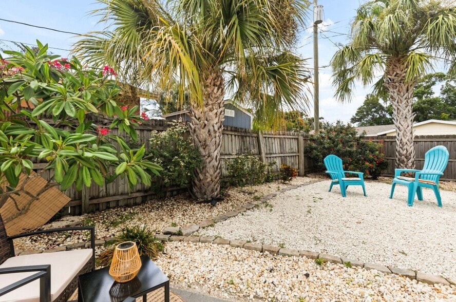 Building Photo - 6027 43rd Terrace N