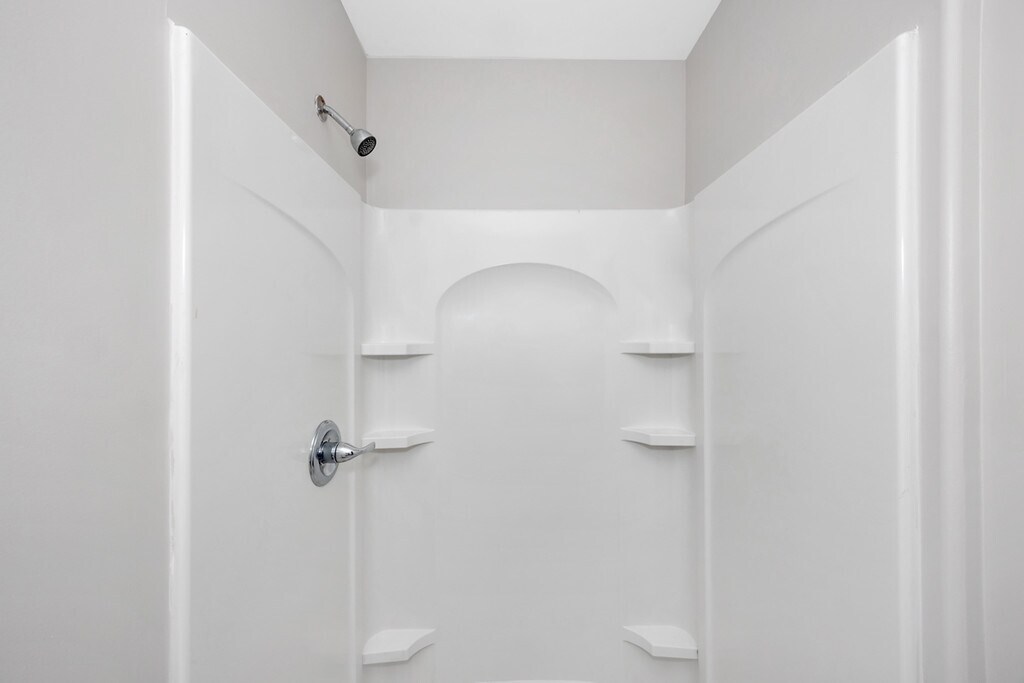 Building Photo - 800 Linwood Dr NW