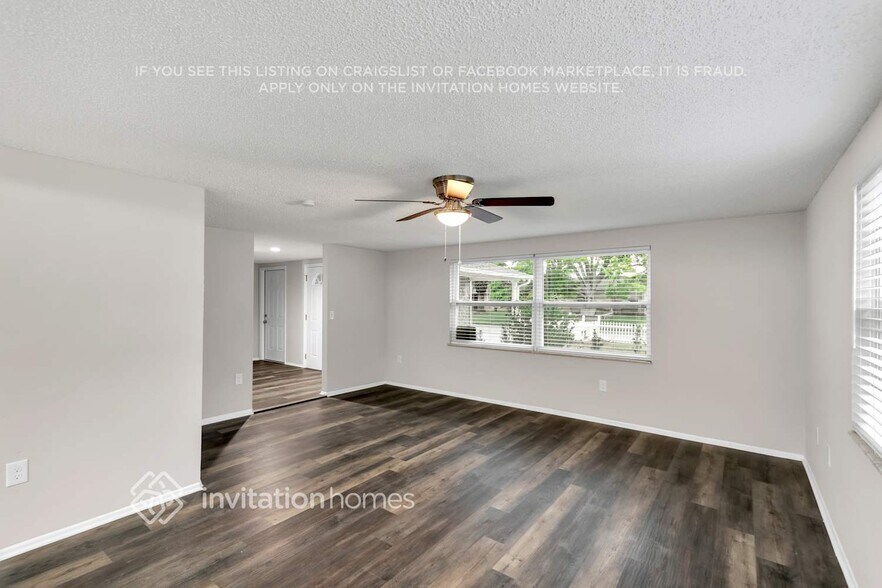 Building Photo - 8735 Spanish Moss Dr