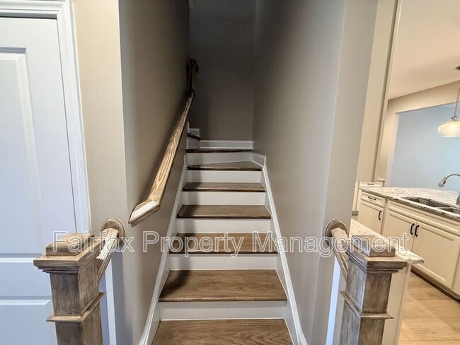 Building Photo - 212 Ellsworth Manor Dr