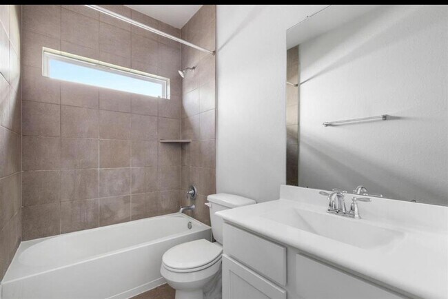 Building Photo - 6222 Prince Pl Dr