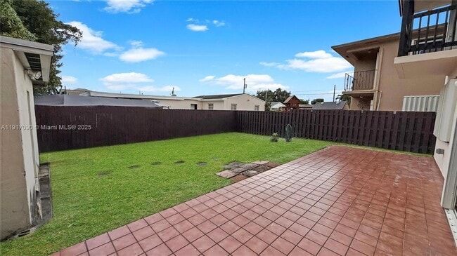 Building Photo - 8877 SW 36th St