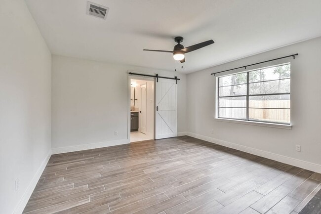 Building Photo - 2718 Foliage Green Dr
