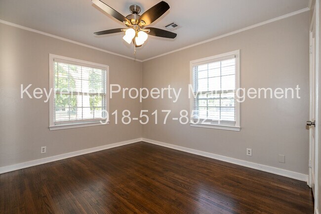 Building Photo - 1502 N Columbia Ave