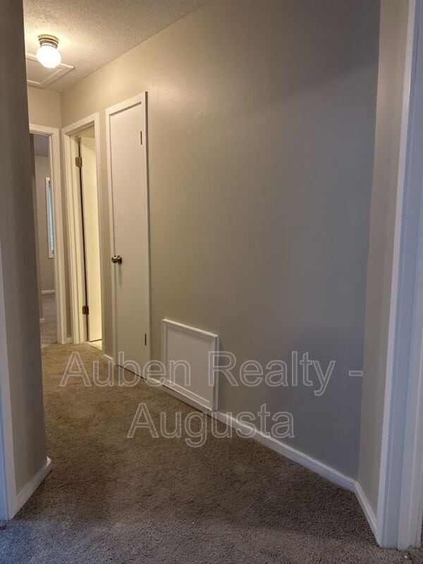 Building Photo - 3208 Summerchase Cir