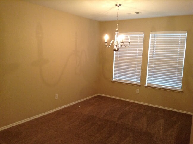 Building Photo - 12529 Patnoe Dr