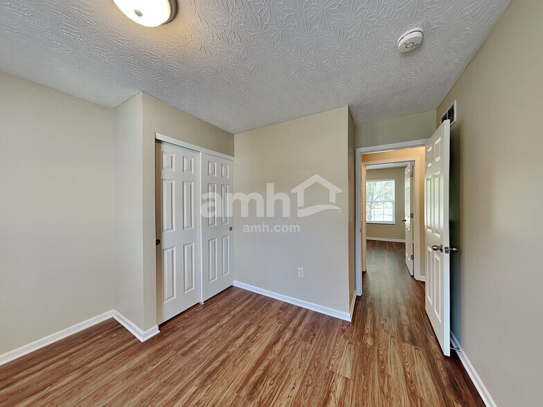 Building Photo - 1166 Linford Cir