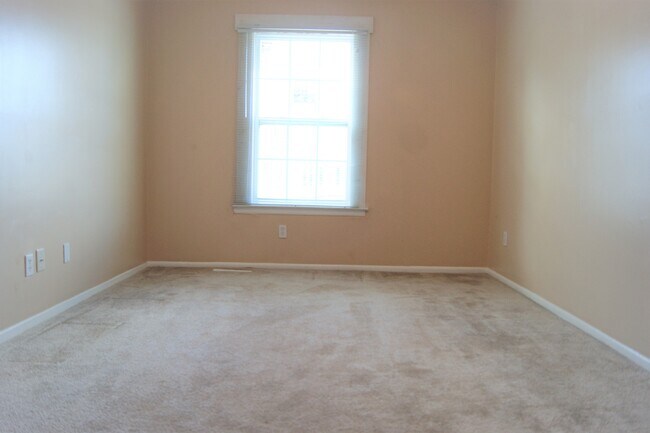 Building Photo - Charming 3 Bedroom/1.5 Bathroom Townhome in Edgewood, MD!