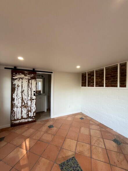 Building Photo - 1124 Rosario Dr