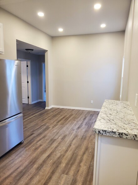 Building Photo - 119 W Wisconsin Ave