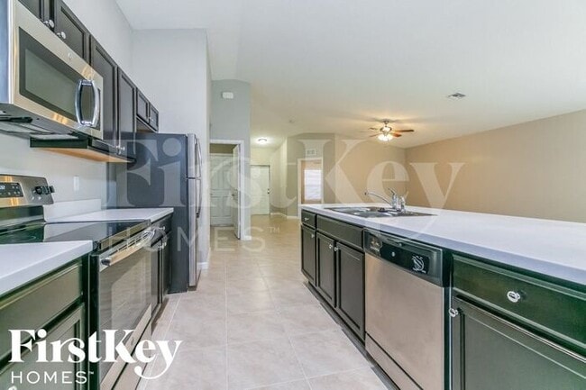 Building Photo - 3391 SW Espanola St