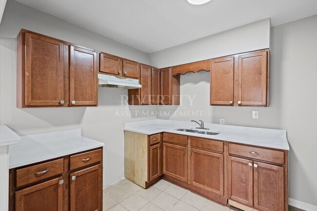 Building Photo - 1738 Willow Wood Ave