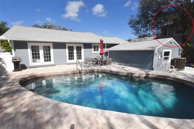 Building Photo - 2450 Hawthorne St