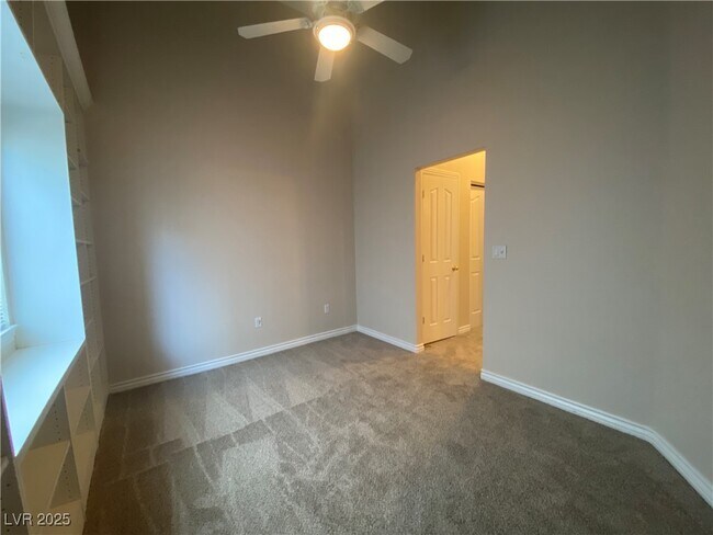 Building Photo - 7833 Hidden Village Ave
