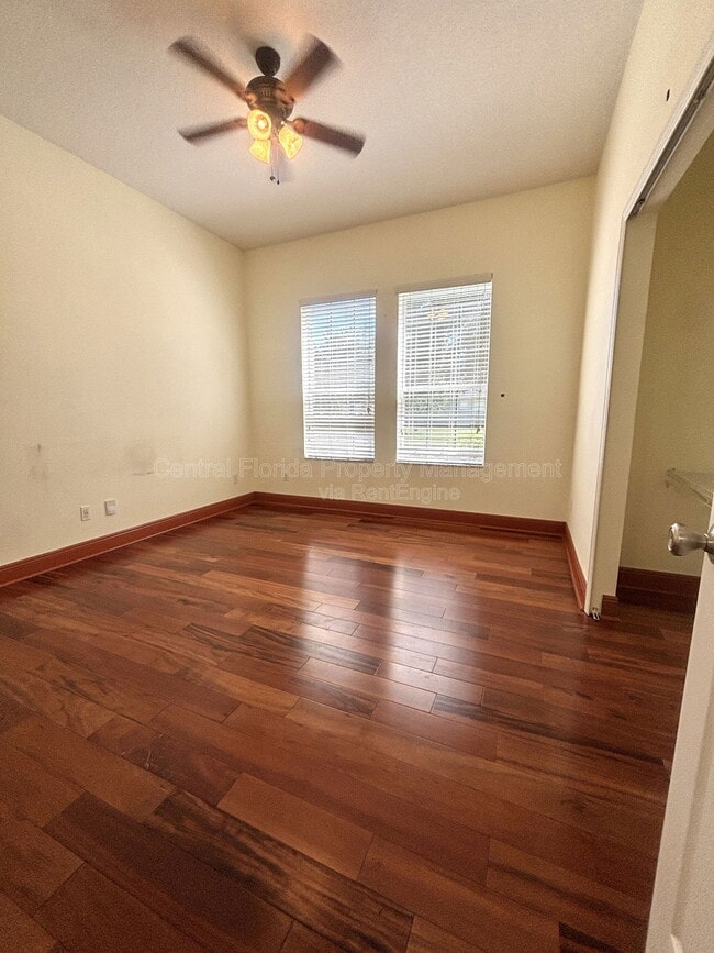 Building Photo - 902 Hire Cir