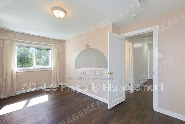 Building Photo - 15446 21st Ave SW