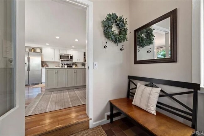 Building Photo - 2943 Lumbard Rd