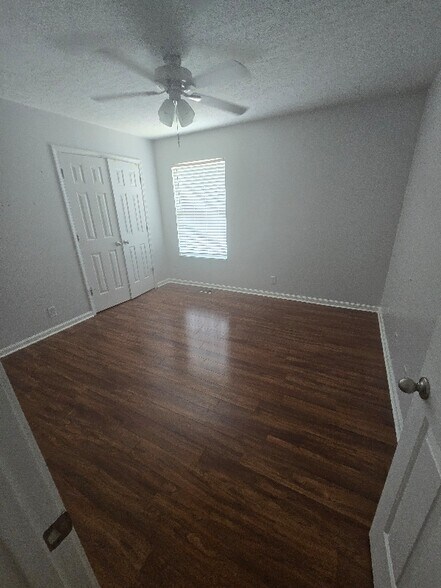 Building Photo - 503 Breslin Ave