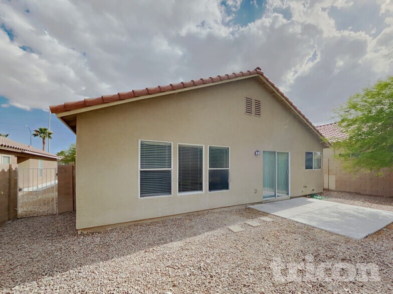 Building Photo - 3144 McLennan Ave