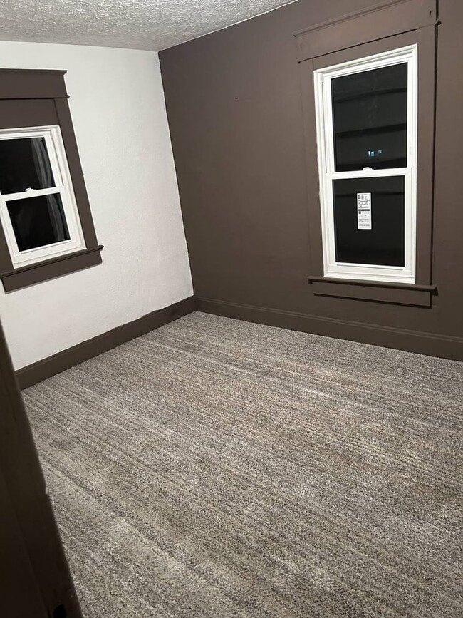 Building Photo - Spacious & Affordable 3-Bedroom Home