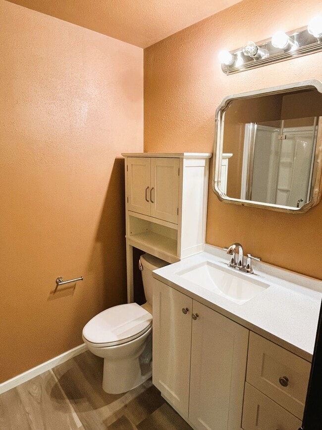 Building Photo - Beautifully Appointed Home on Generous Lot...