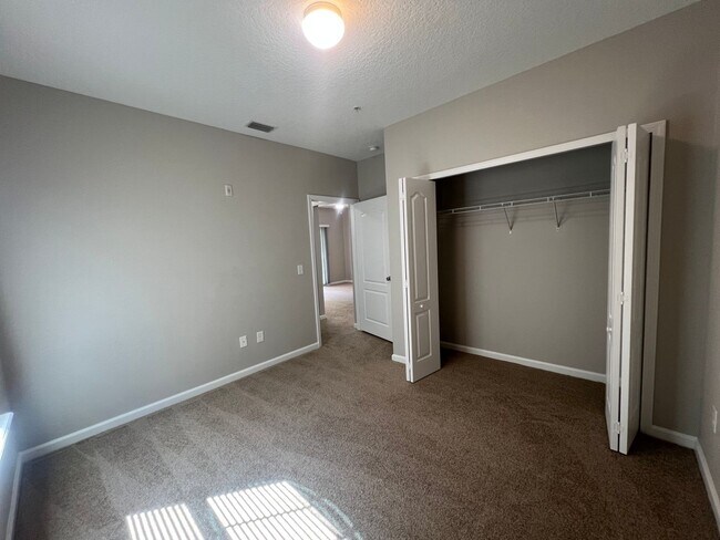 Building Photo - Stylish 3 Bedroom, 2 bath Condo with Woode...