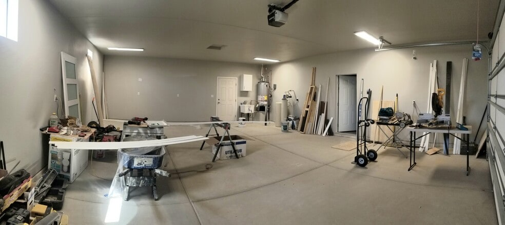 Building Photo - 1795 E Moonflower Ln