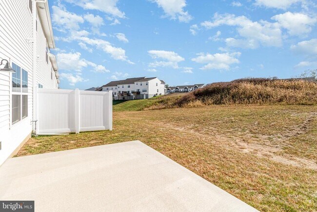 Building Photo - 7843 Briarwood Dr