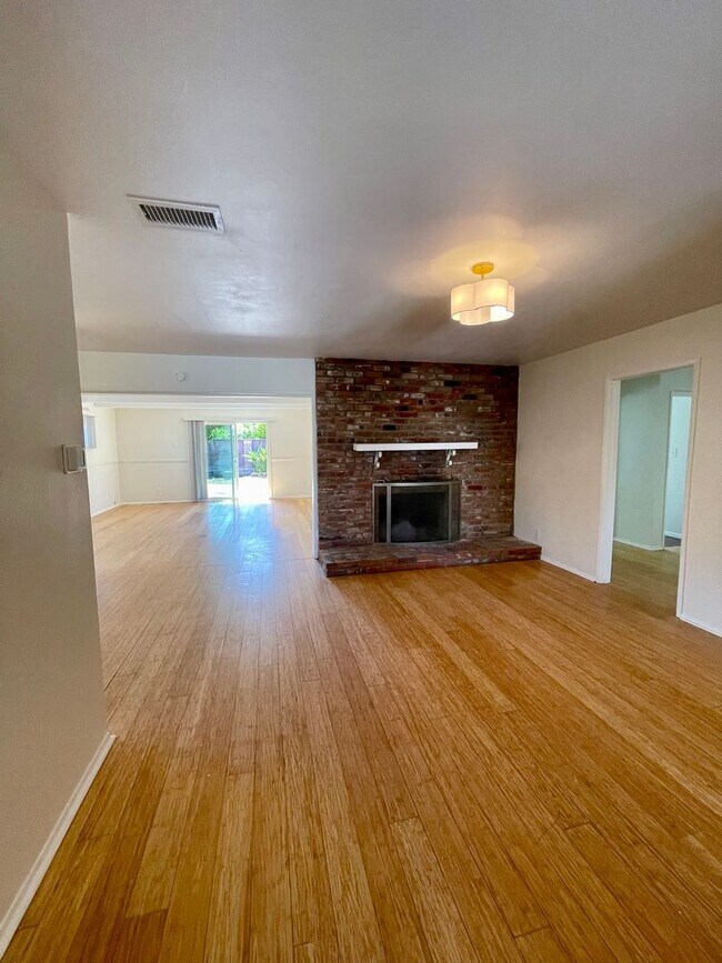 Building Photo - Updated 4-Bed 2-Bath | $4220 Mo | Large yard | Fruit Trees
