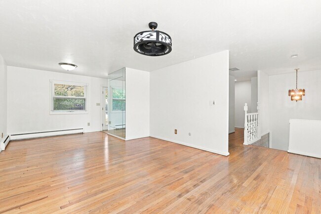 Building Photo - Large bi-level home in Littleton with 1-car garage!