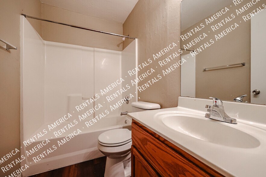 Building Photo - 6817 E Quiet Retreat