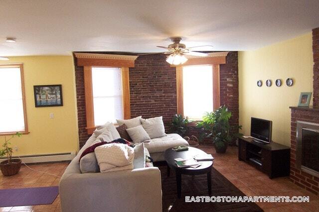 Building Photo - 186 Webster St