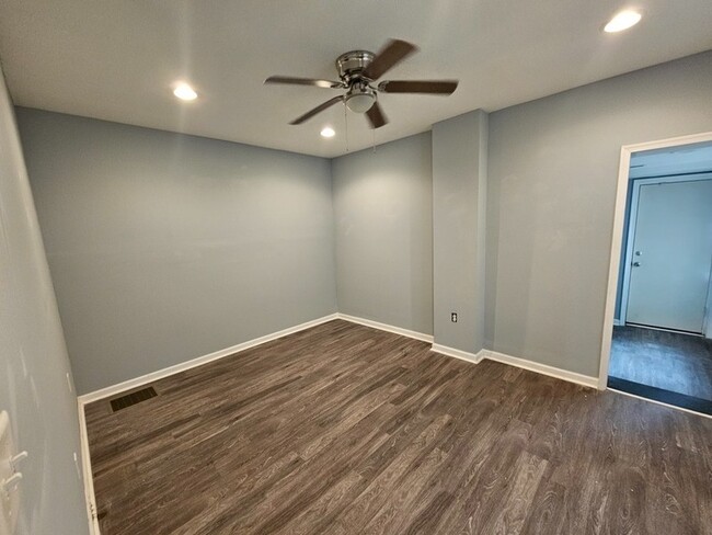 Building Photo - 4240 W Girard Ave