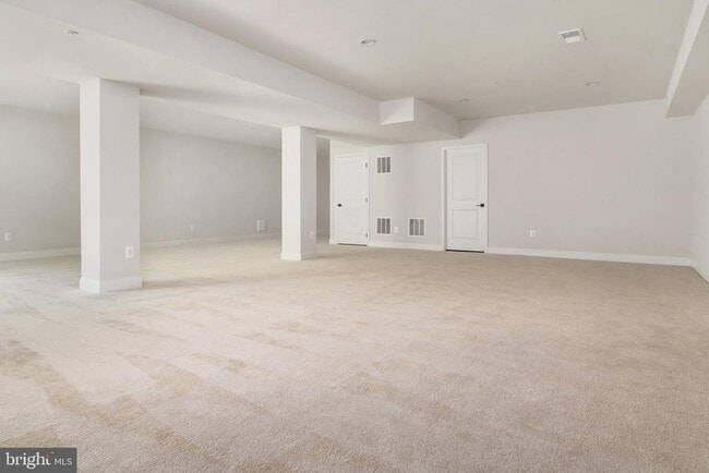 Building Photo - 8631 St Anthony Dr