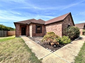 Building Photo - 505 Willow Walk Dr