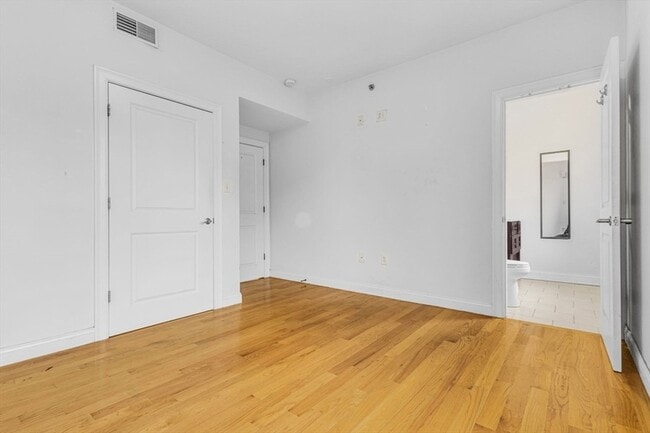 Building Photo - 48 Dudley St