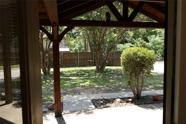 Building Photo - 311 Gwendola Dr