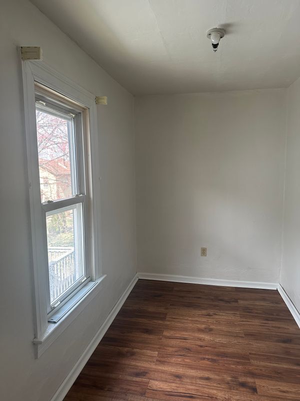 Building Photo - 323 Prestley Rd