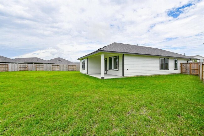 Building Photo - 18743 Etta Pnes Cir