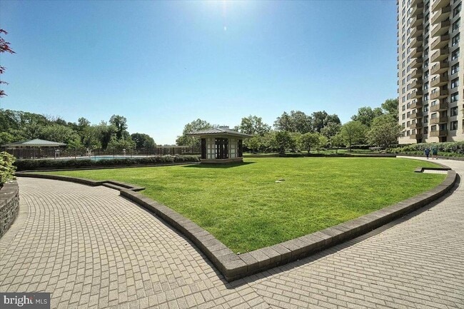 Building Photo - 5225 Pooks Hill Rd