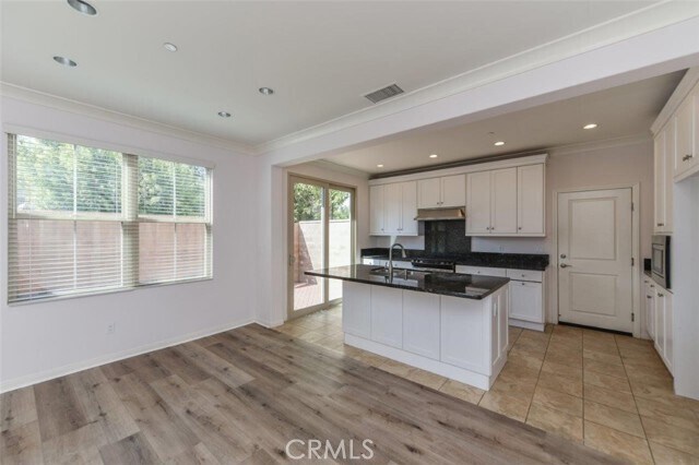 Building Photo - 248 Overbrook