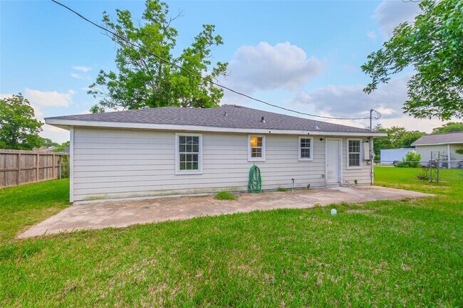 Building Photo - 3313 Chestershire Dr