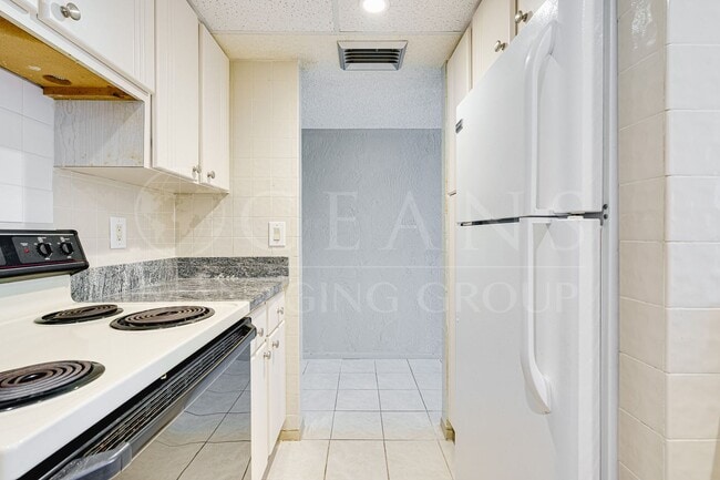 Building Photo - Oceanfront 2BR/2BA High-Rise Condo – Dayto...