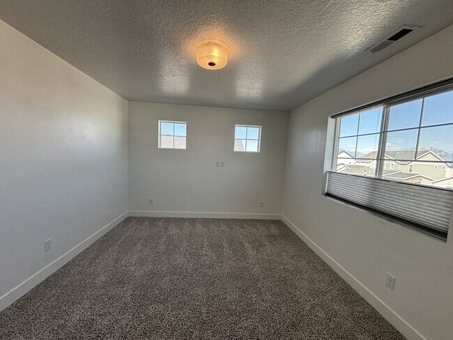 Building Photo - 6086 W Esker Terrace Ln