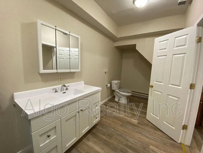 Building Photo - 603 Lawson Ave E