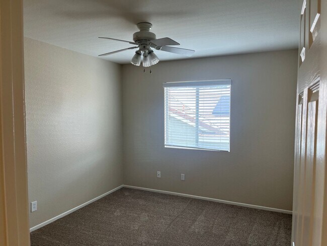 Building Photo - Murrieta 4 Bedroom