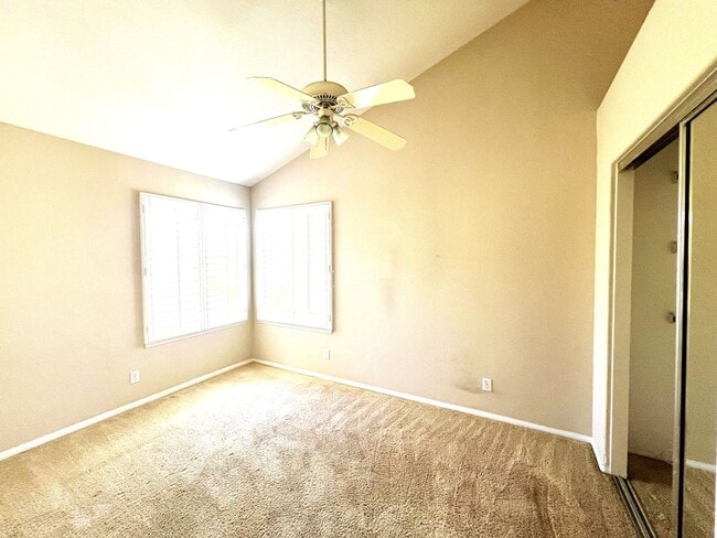 Building Photo - Beautiful 4 Bedroom, 2.5 Bath Single Famil...